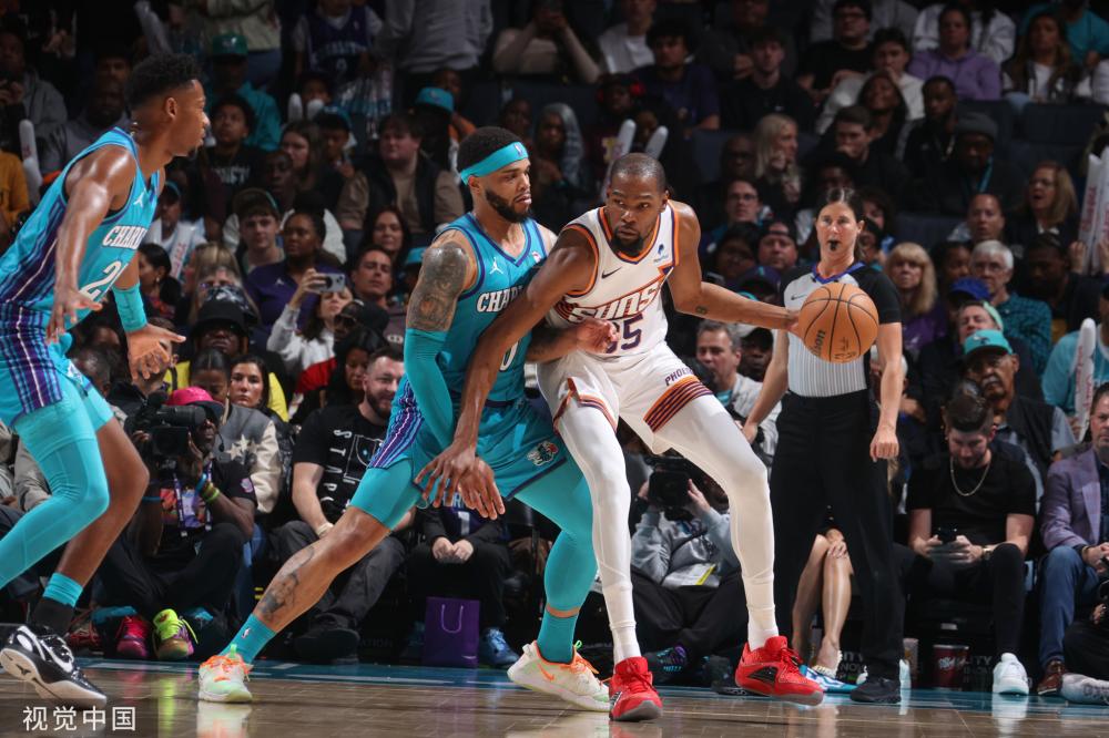 展现出了令 展现出了令