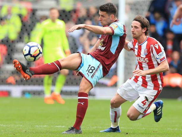 通过与国际 通过与国际